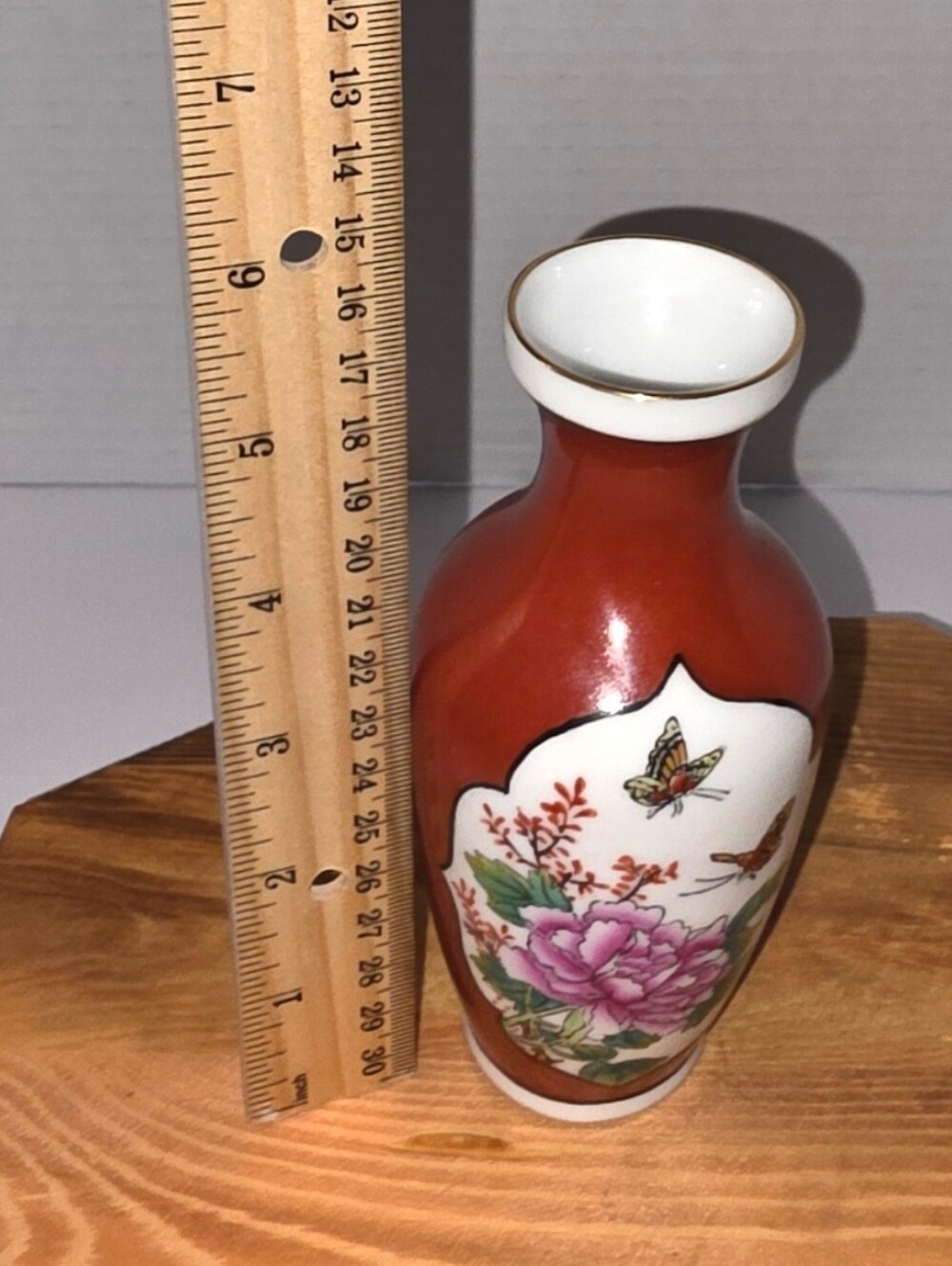 Vintage Rare Chinese Porcelain Hand Painted Bud Vase Butterfly & Pheasants. - Picture 8 of 8